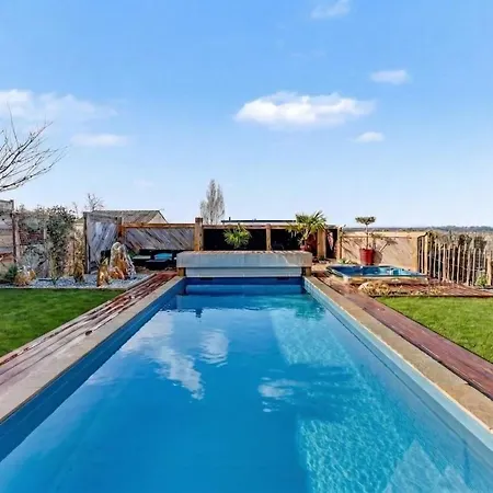 Belle Avec Piscine Et A Villa *